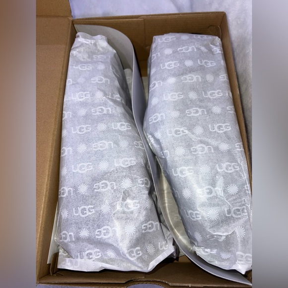 UGG®Cluggette Genuine Shearling Lined
Indoor/ Outdoor
Slipper (Women) - Picture 7 of 13